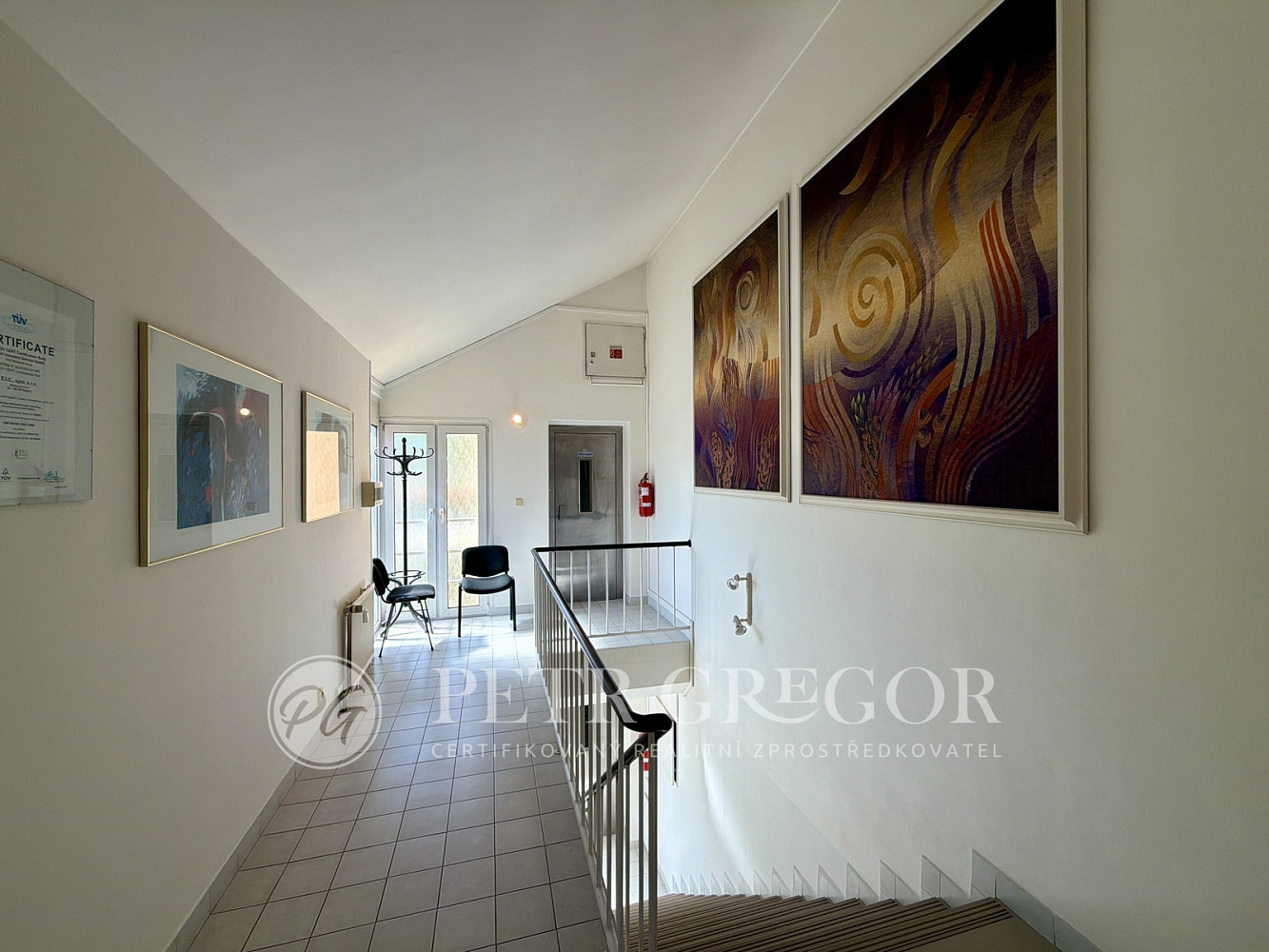 Pronájem kanceláře 109 m² — photo 2