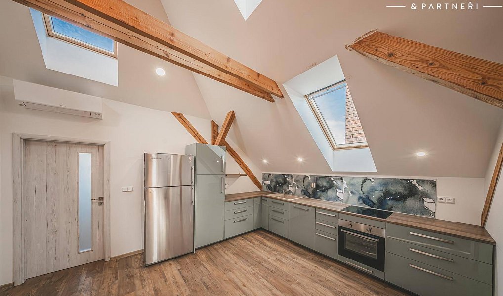 Pronájem bytu 3+kk 94 m², Hradec Králové – náhled fotky 4