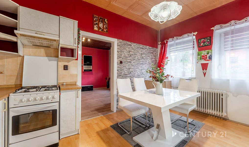 Prodej domu 196 m² s pozemkem 932 m², Tachov – náhled fotky 13