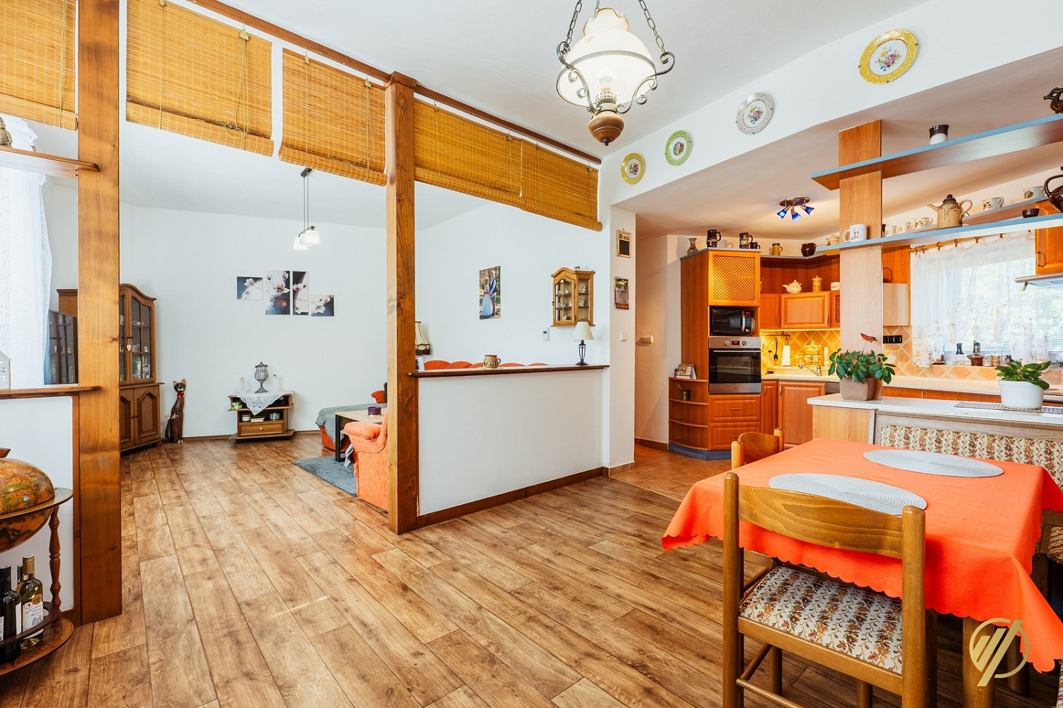 Prodej domu 275 m² s pozemkem 1 300 m² – fotografie 2