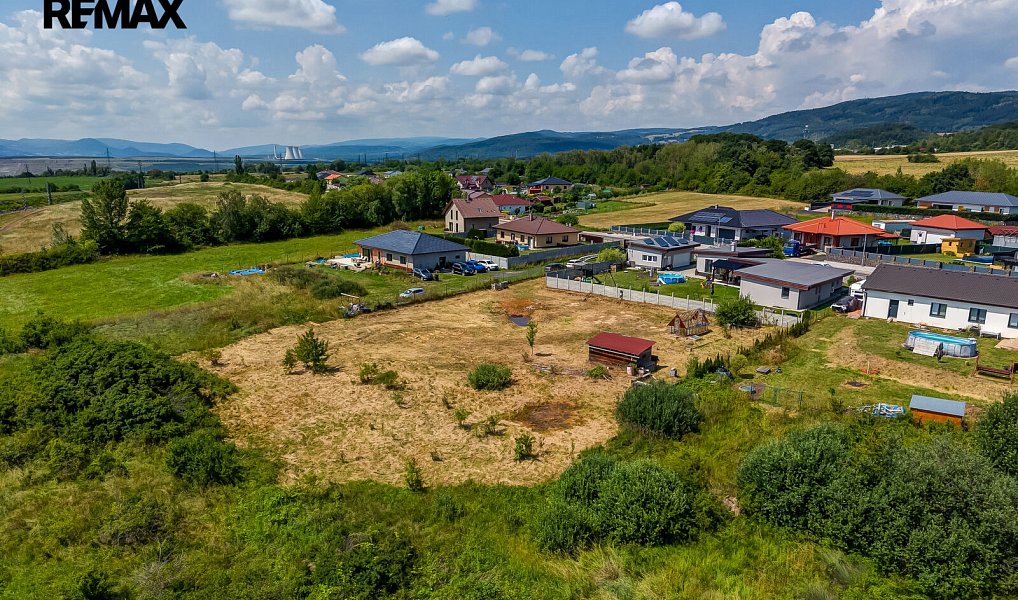 Prodej stavebního pozemku 1 300 m², Černovice – náhled fotky 9