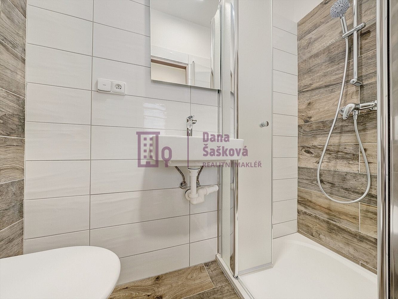 Pronájem bytu 1+kk 16 m² – fotografie 3