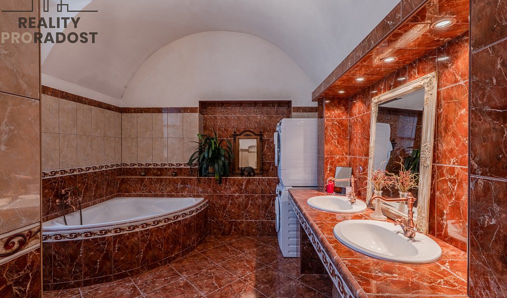 Prodej domu 292 m² s pozemkem 1 719 m², Kučerov – náhled fotky 3