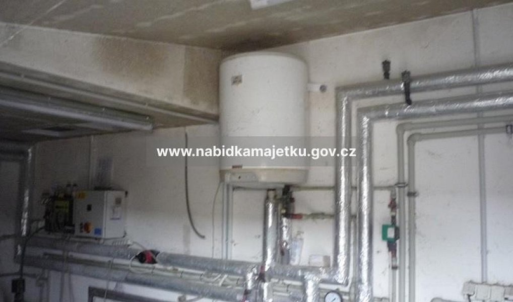 Prodej domu 767 m² s pozemkem 2 143 m², Drahňovice – náhled fotky 31