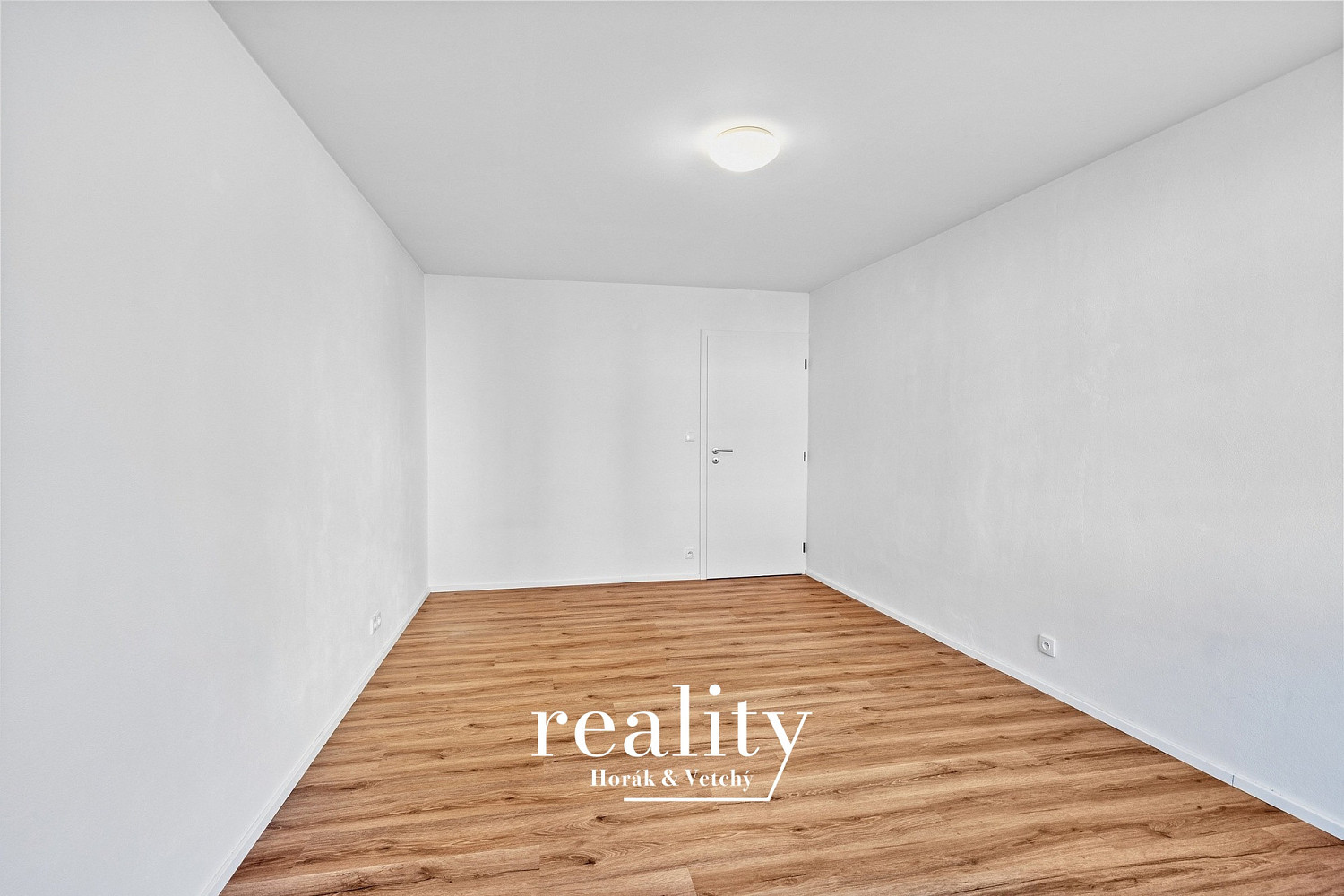 Pronájem kanceláře 50 m² – fotografie 2
