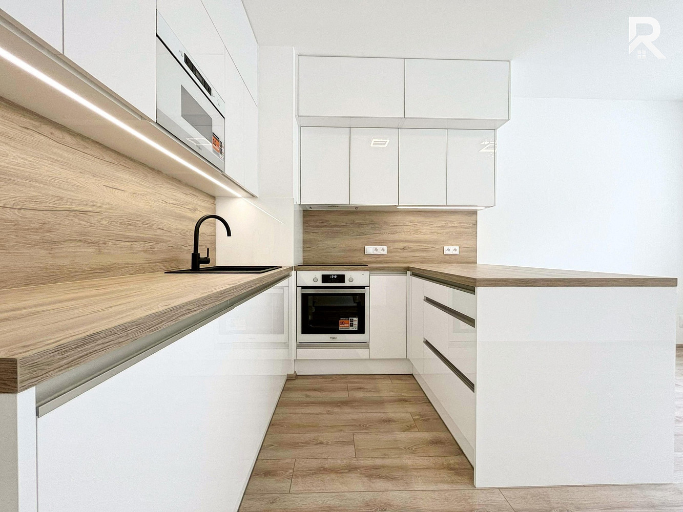 Pronájem bytu 1+kk 27 m²