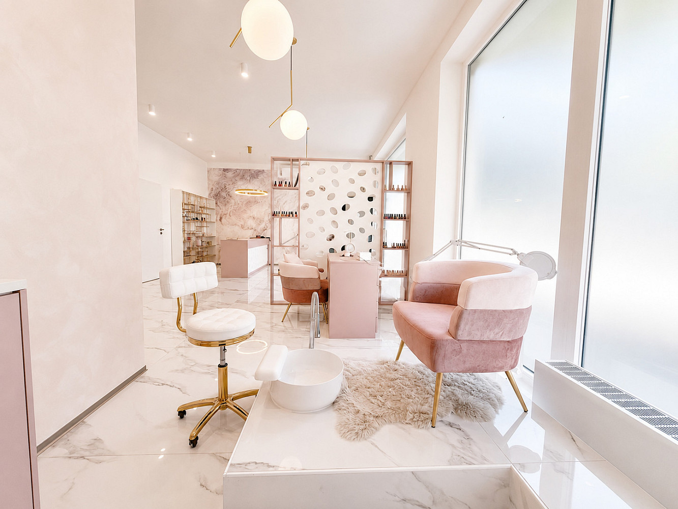 Prodej obchodních prostor 73 m² – fotografie 4