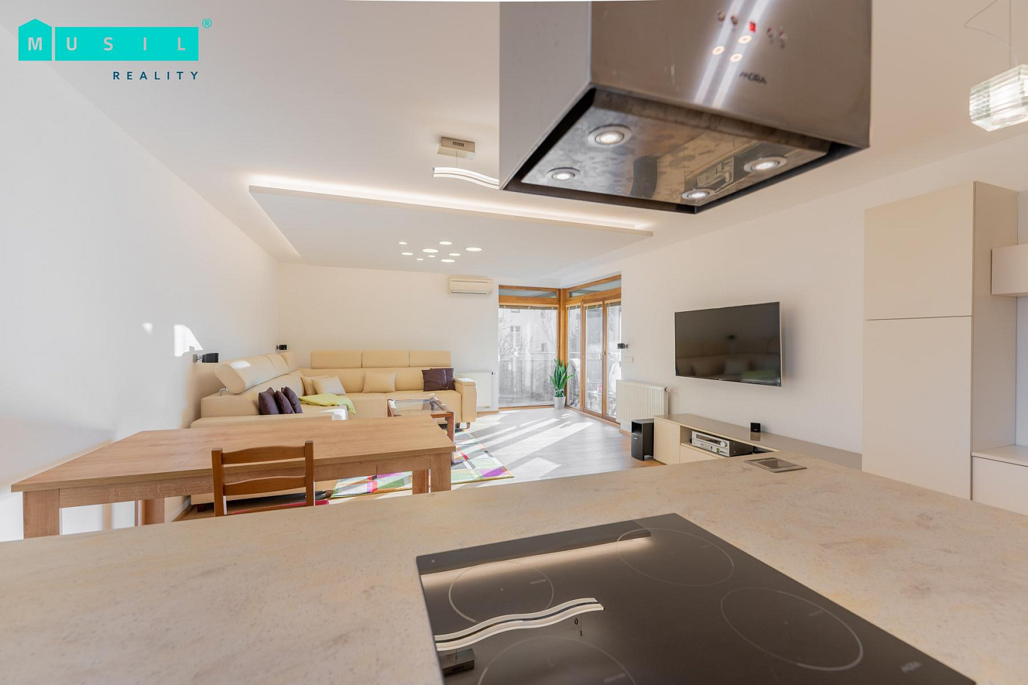 Pronájem bytu 4+kk 151 m² – fotografie 2