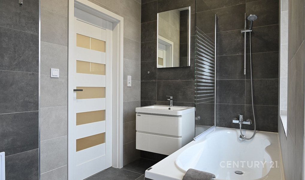 Pronájem bytu 2+kk 56 m², Plzeň – náhled fotky 2