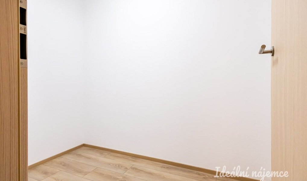 Pronájem bytu 2+kk 44 m², Praha – náhled fotky 9