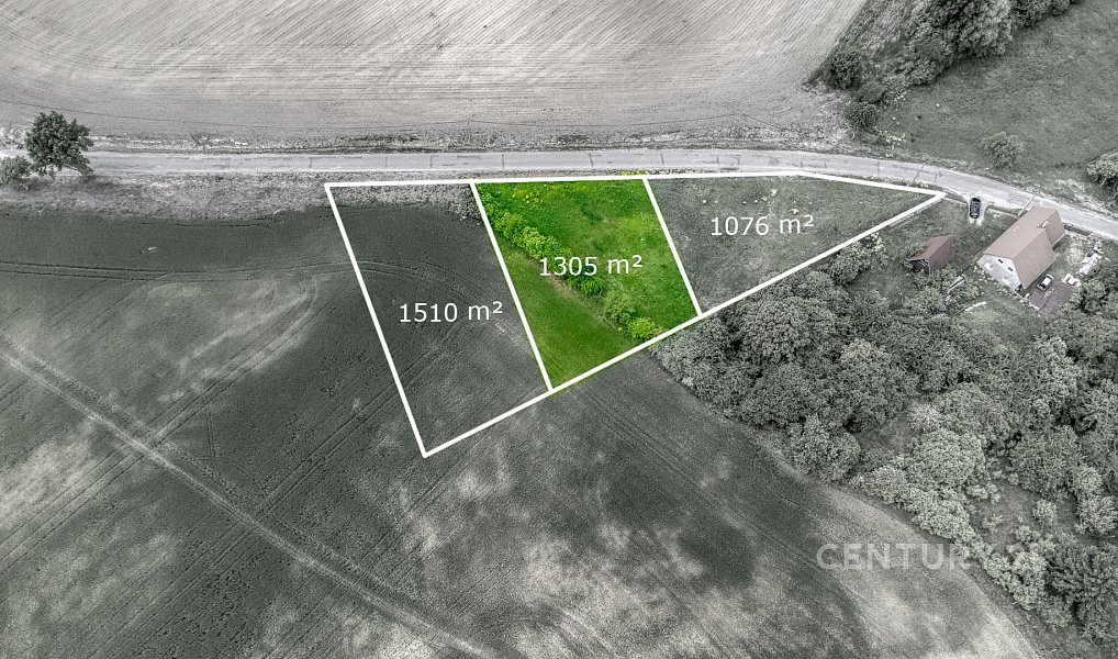 Prodej stavebního pozemku 1 305 m², Chrást – náhled fotky 3