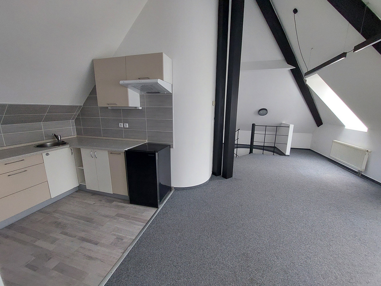 Pronájem kanceláře 100 m² — photo 3