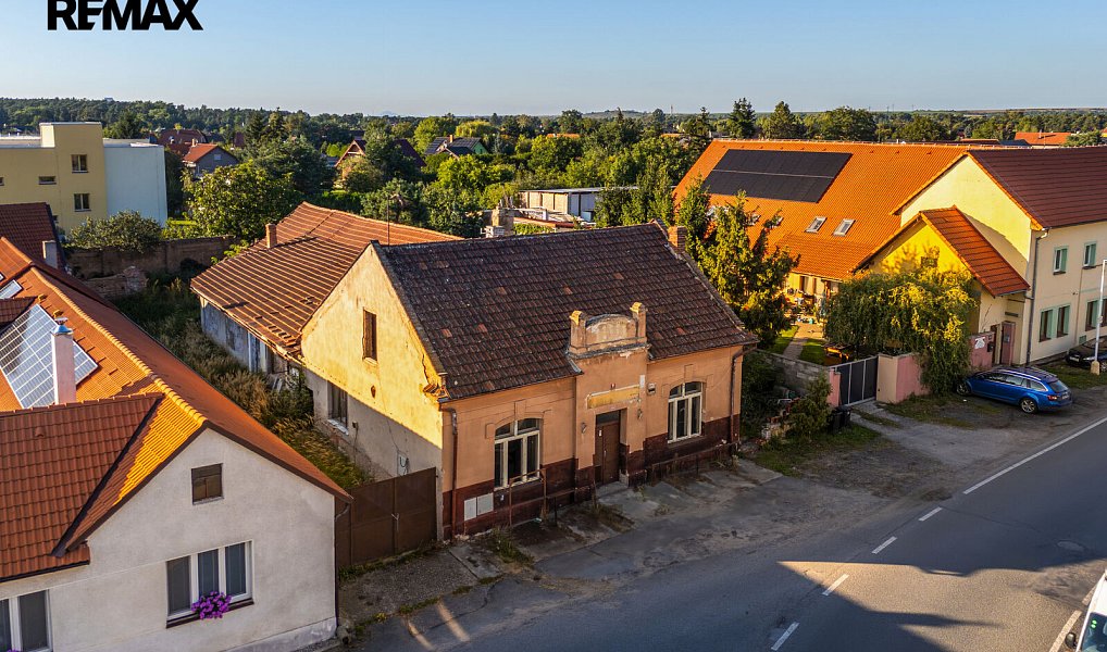 Prodej domu 350 m² s pozemkem 892 m², Tišice – náhled fotky 2