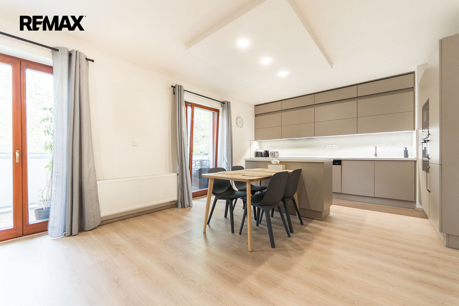 Velkorysý byt 4+kk o ploše 110 m² s balkonem Příbram, Hornických učňů