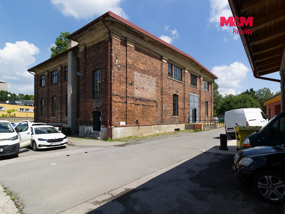 Pronájem výrobních prostor 1 500 m² – fotografie 2