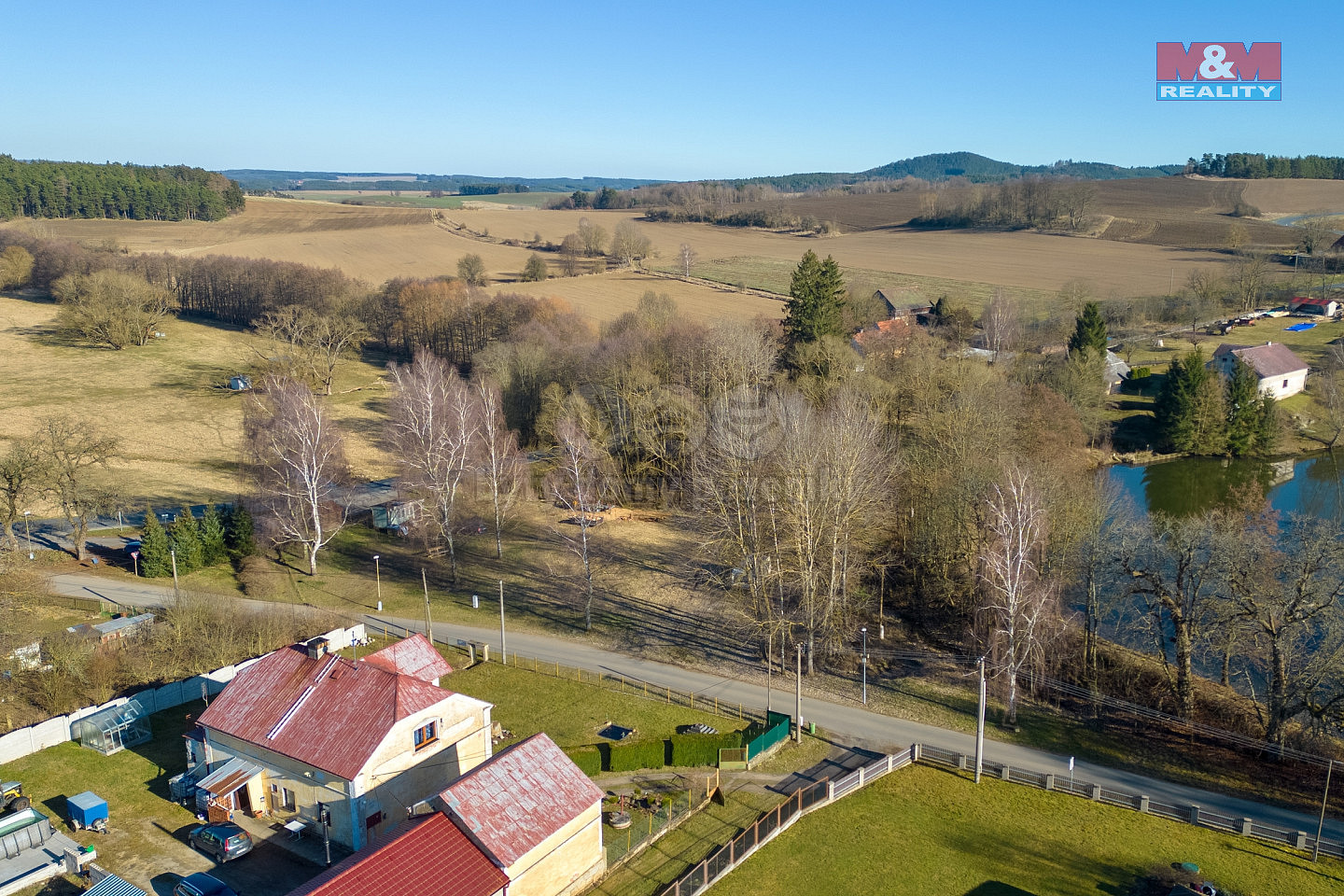 Prodej stavebního pozemku 1 672 m² – fotografie 3