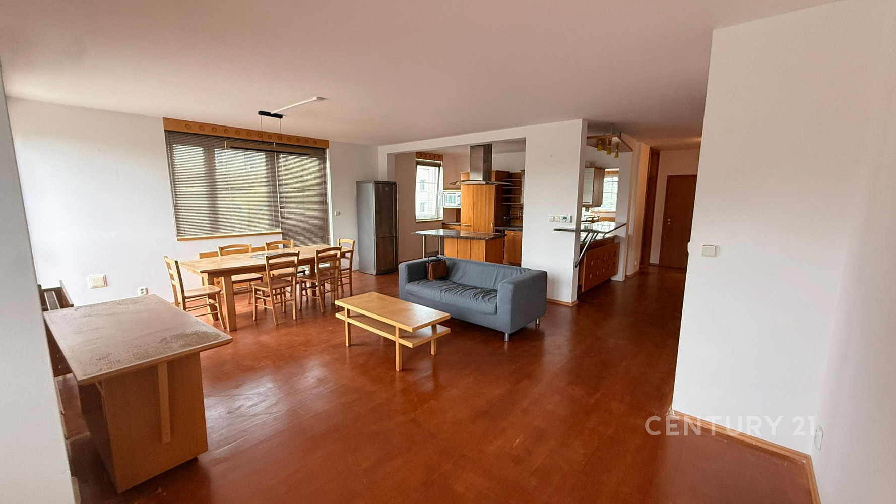 Pronájem bytu 3+kk 129 m² — photo 3