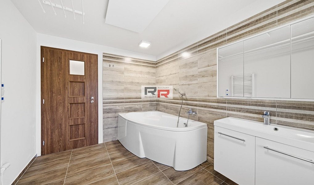 Prodej domu 289 m² s pozemkem 427 m², Olomouc – náhled fotky 22