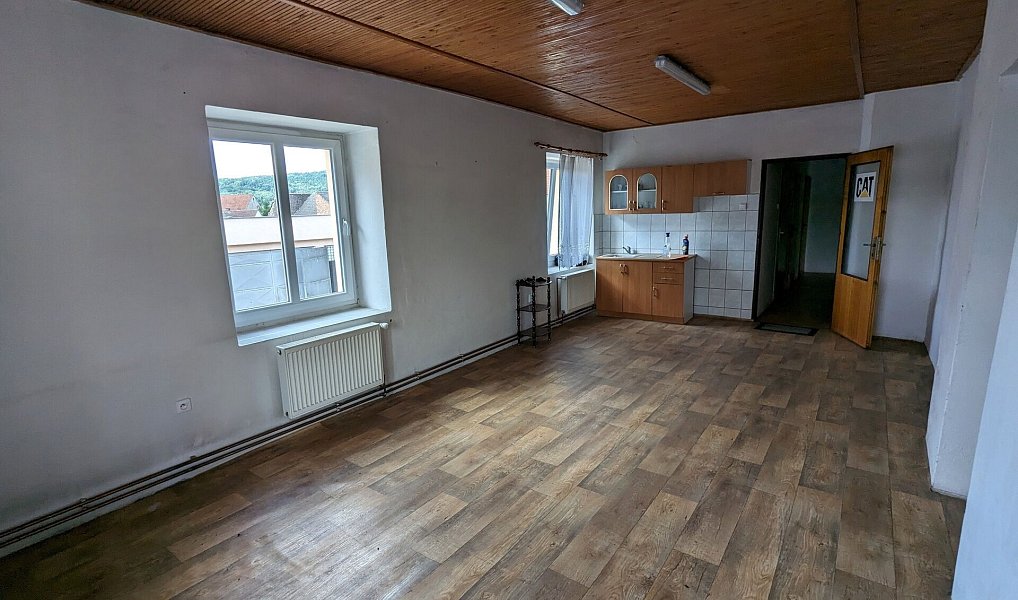 Prodej domu 900 m² s pozemkem 1 315 m², Kravaře – náhled fotky 8