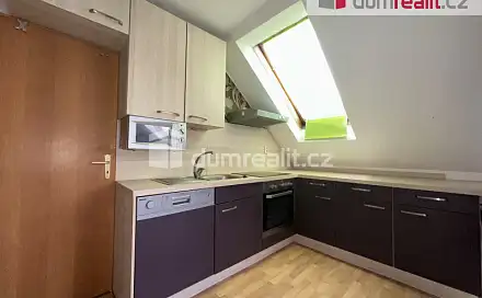 Pronájem bytu 1+kk 20 m², Na Hrůdách, Břeclav