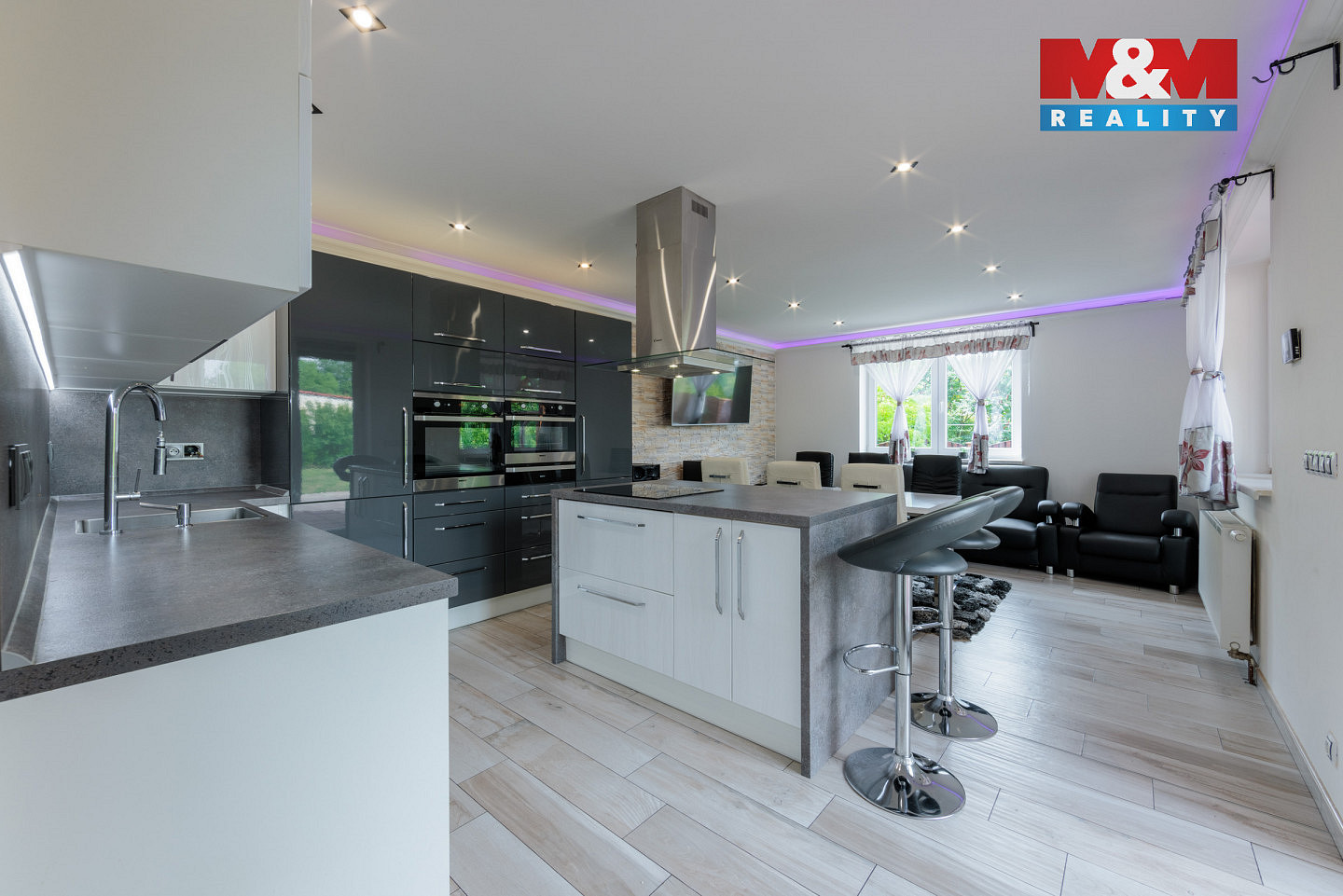 Prodej domu 198 m² s pozemkem 742 m² – fotografie 3