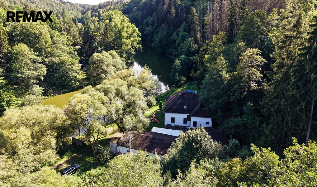 Prodej domu 210 m² s pozemkem 2 374 m², Stádlec – náhled fotky 9