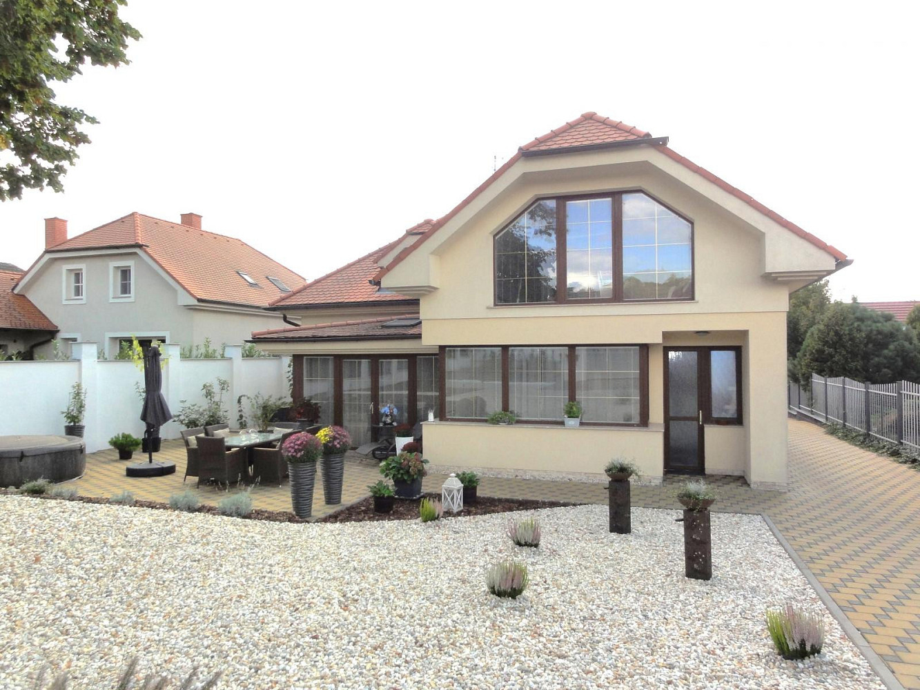 Prodej domu 251 m² s pozemkem 946 m²