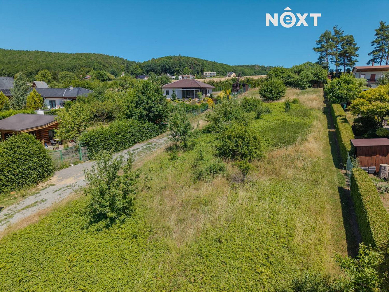 Prodej stavebního pozemku 977 m² – fotografie 3