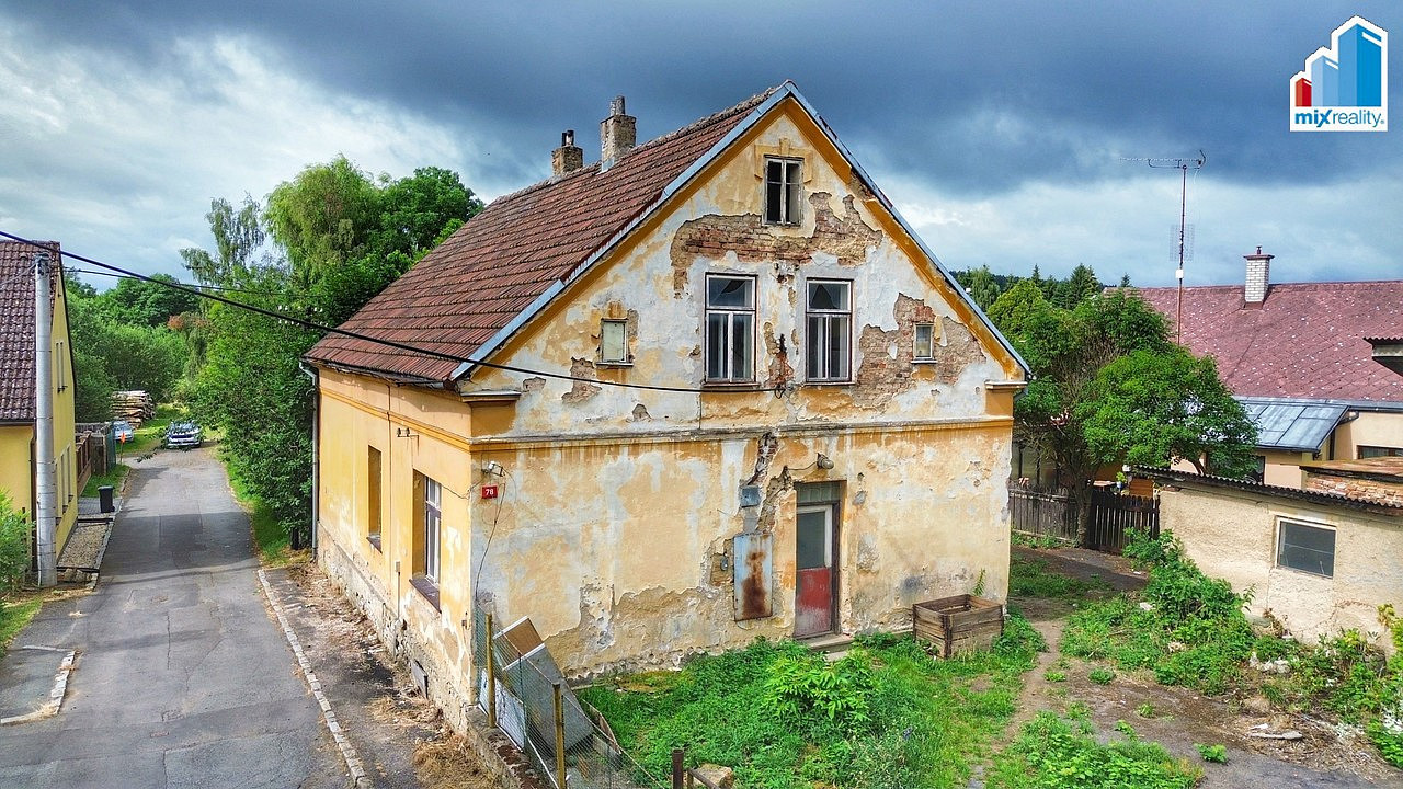 Prodej domu 210 m² s pozemkem 1 306 m²