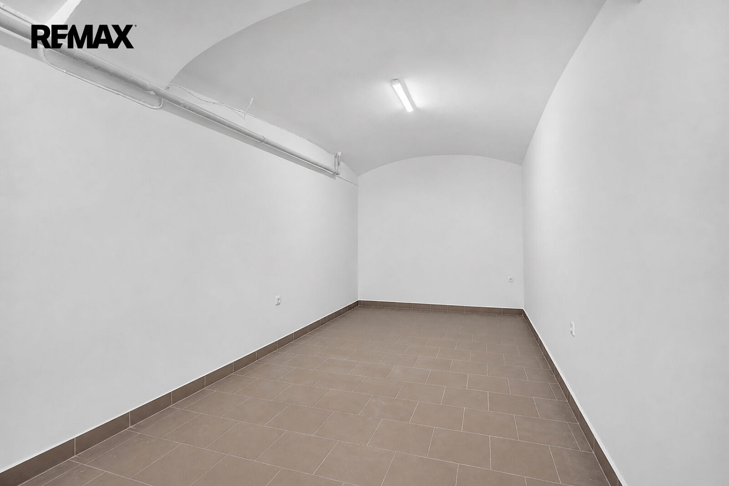 Pronájem obchodních prostor 78 m² – fotografie 2