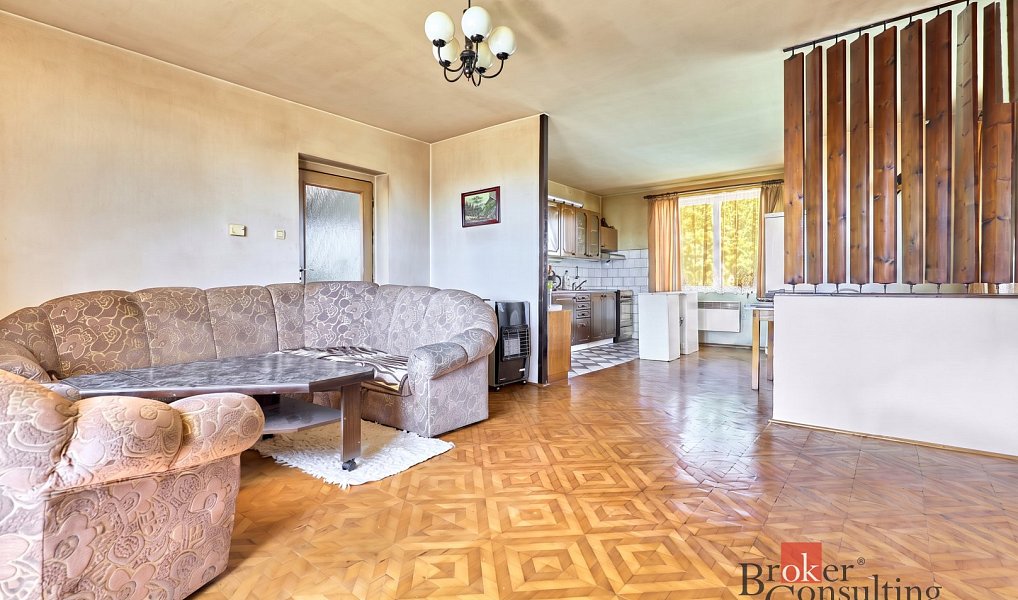 Prodej domu 335 m² s pozemkem 980 m², Skalná – náhled fotky 5
