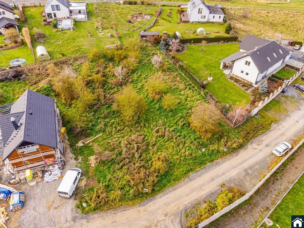 Prodej stavebního pozemku 1 556 m² – fotografie 3