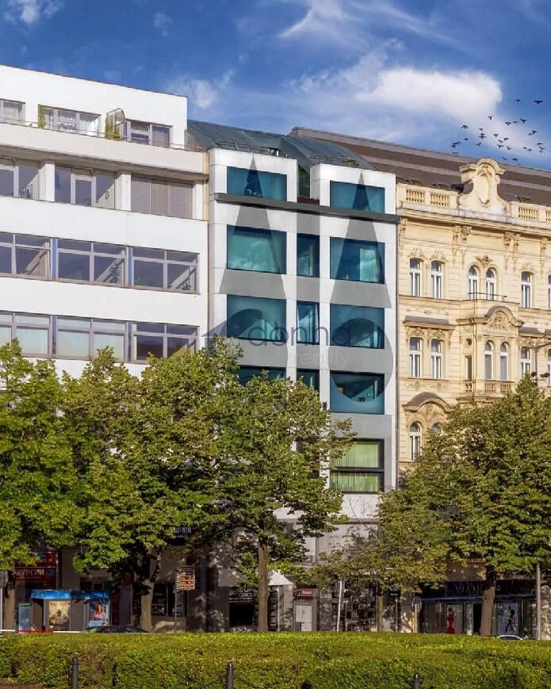 Pronájem kanceláře 326 m²