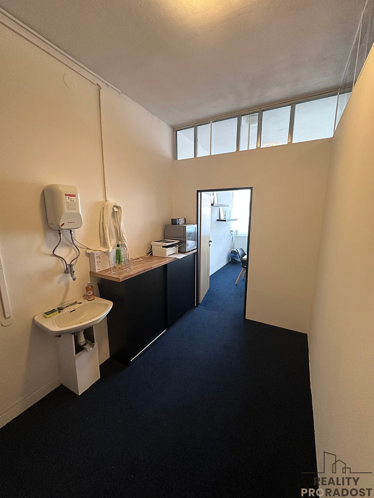Pronájem kanceláře 38 m² – fotografie 5