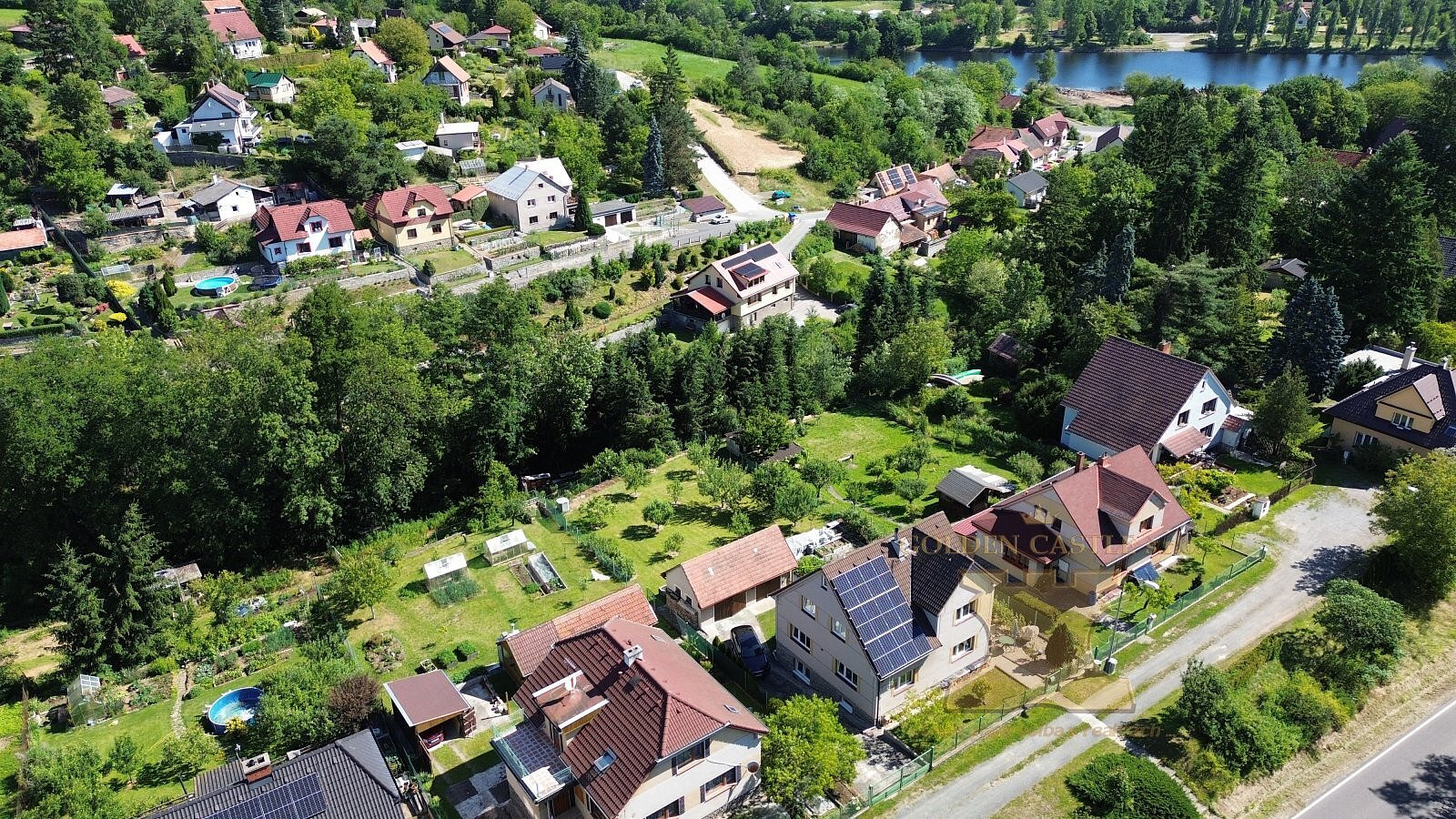 Prodej domu 200 m² s pozemkem 1 009 m² – fotografie 2