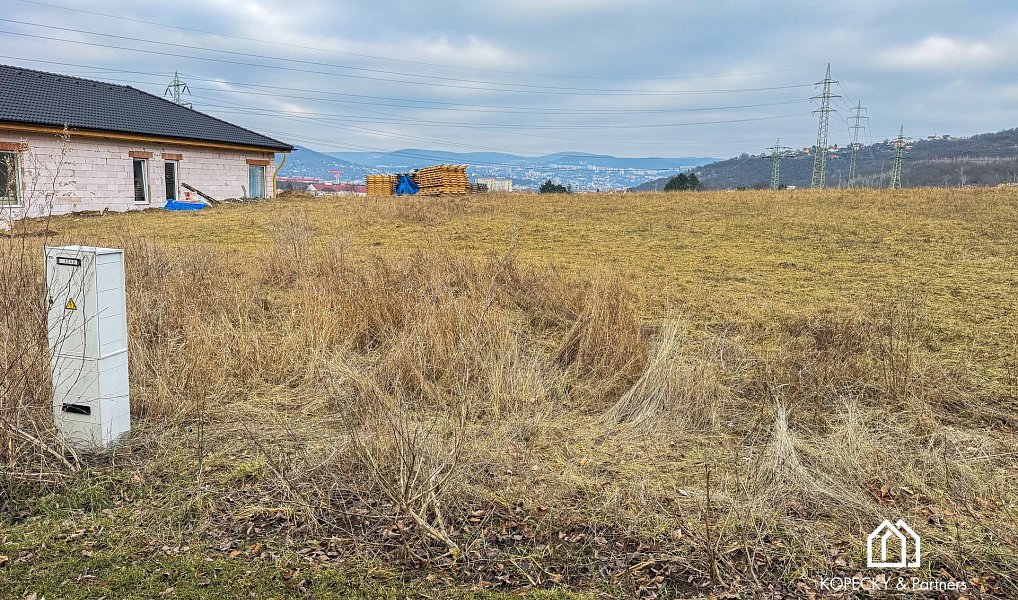 Prodej stavebního pozemku 1 299 m², Trmice – náhled fotky 5
