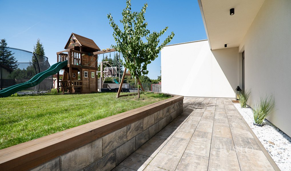 Prodej domu 349 m² s pozemkem 1 385 m², Ohrobec – náhled fotky 51