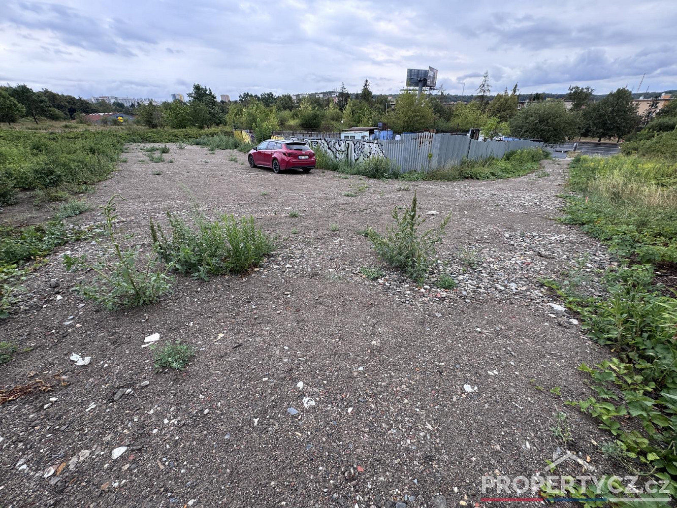 Pronájem pozemku 1 600 m² – fotografie 3