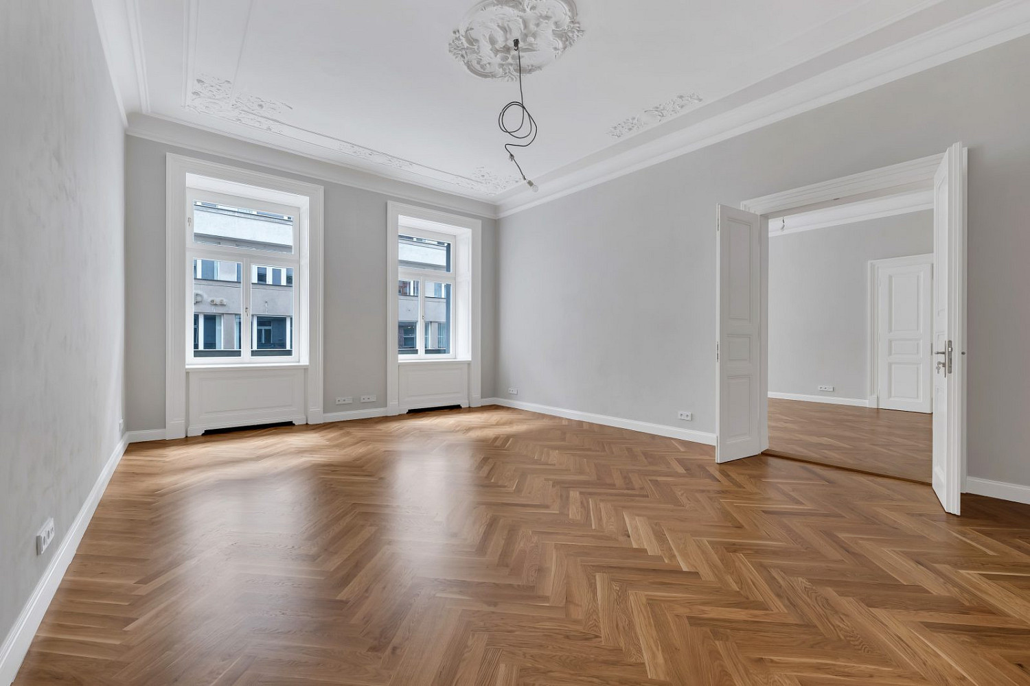Pronájem kanceláře 381 m² – fotografie 2