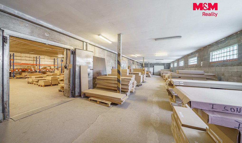 Pronájem obchodních prostor 1 100 m², Teplice – náhled fotky 2