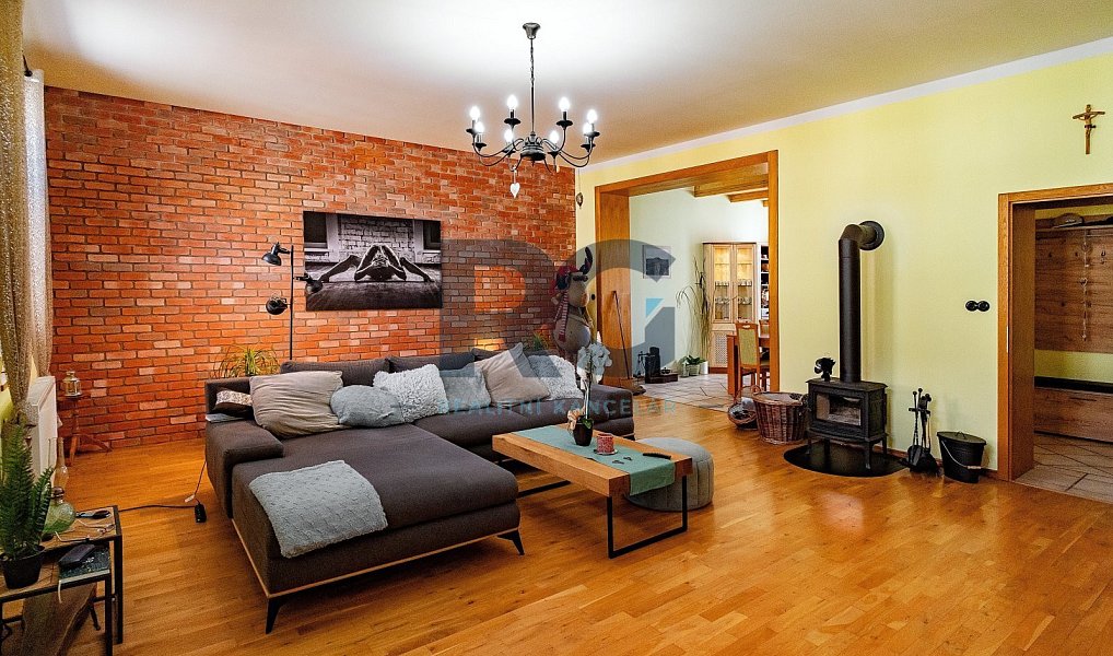Prodej domu 568 m² s pozemkem 903 m², Písek – náhled fotky 25