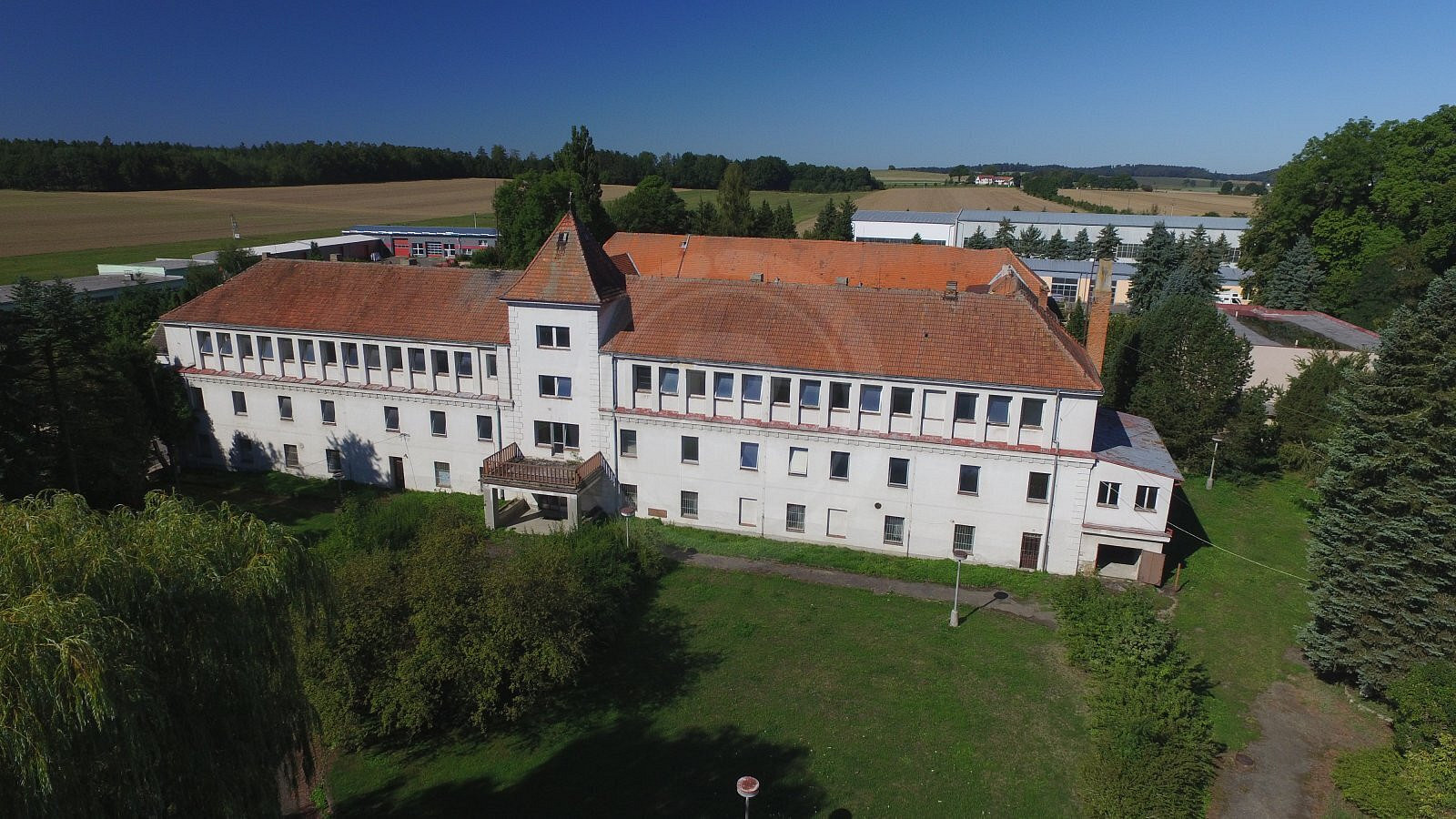Prodej obchodních prostor 2 355 m² – fotografie 3