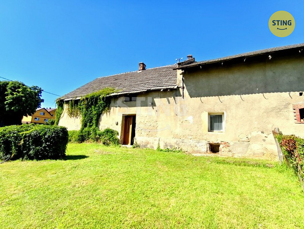 Prodej domu 200 m² s pozemkem 2 439 m² — photo 2