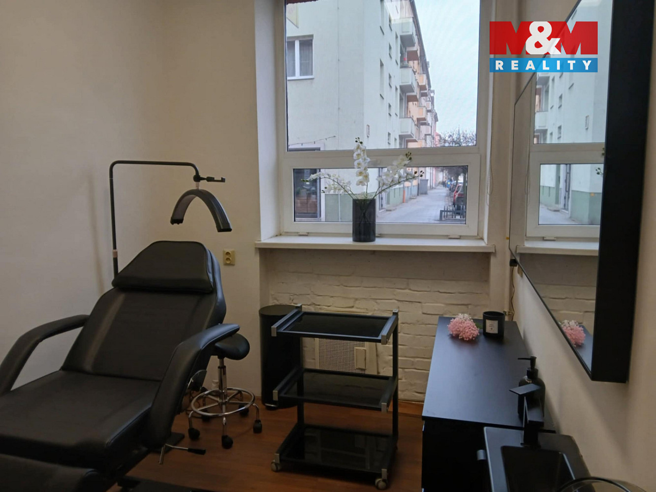 Pronájem obchodních prostor 15 m² — photo 2
