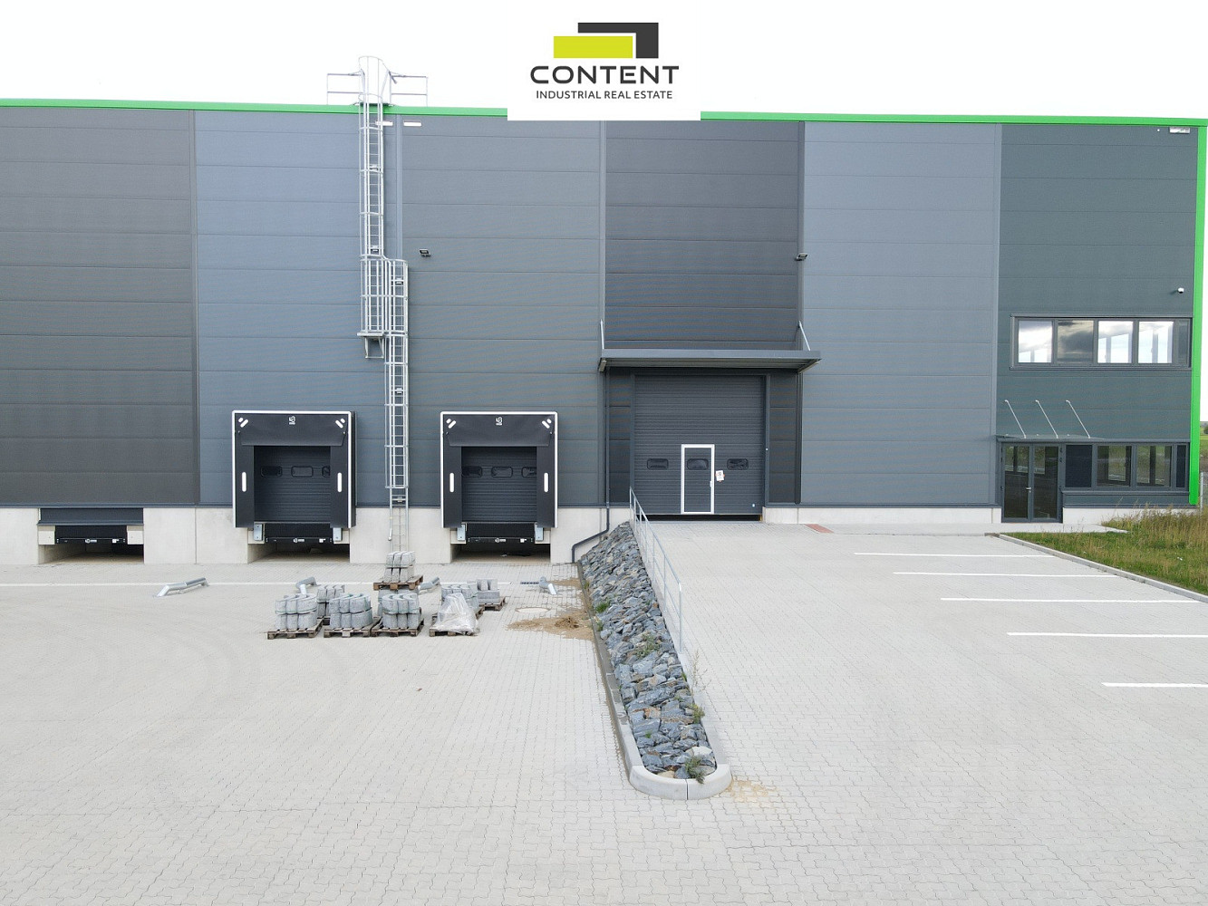 Pronájem výrobních prostor 2 300 m² — photo 3
