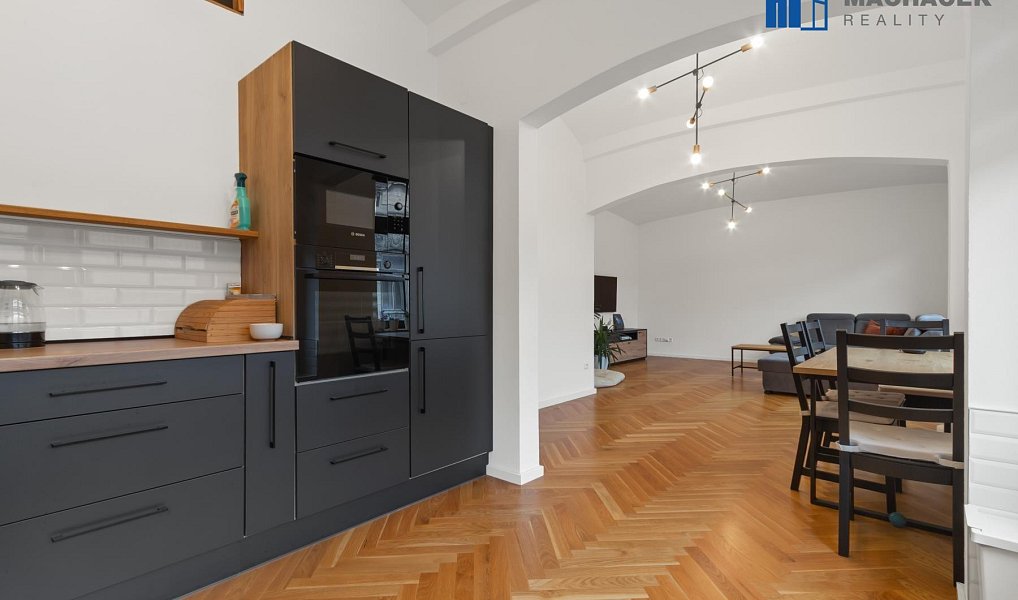Prodej domu 700 m² s pozemkem 421 m², Duchcov – náhled fotky 10