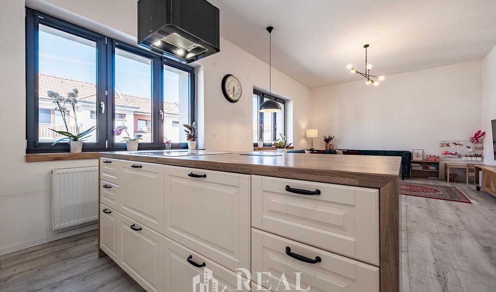 Prodej domu 240 m² s pozemkem 400 m², Louny – náhled fotky 23