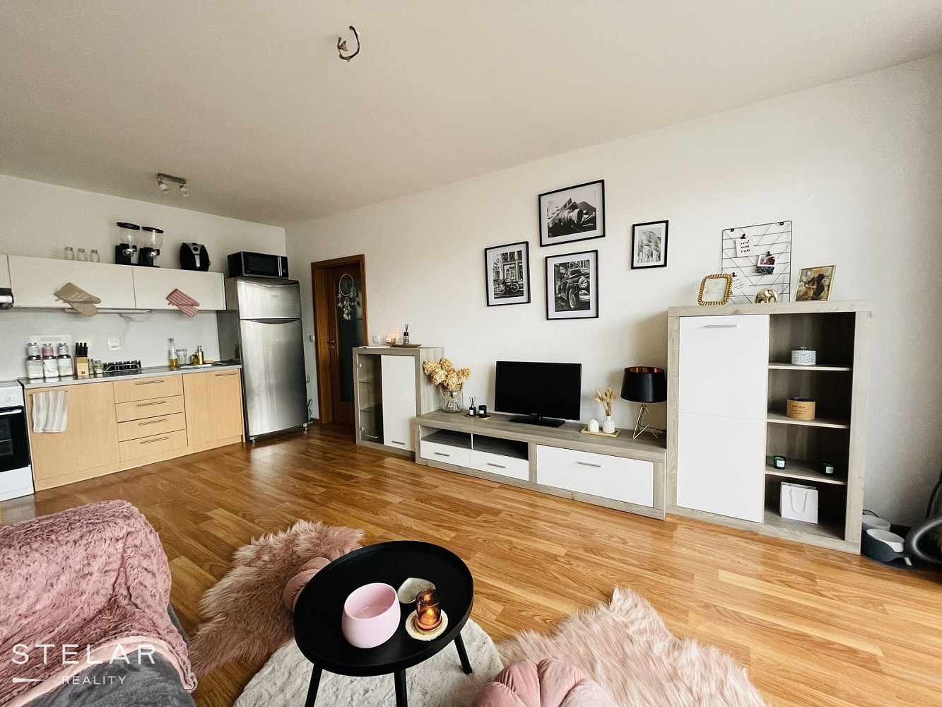 Pronájem bytu 2+kk 61 m² – fotografie 3
