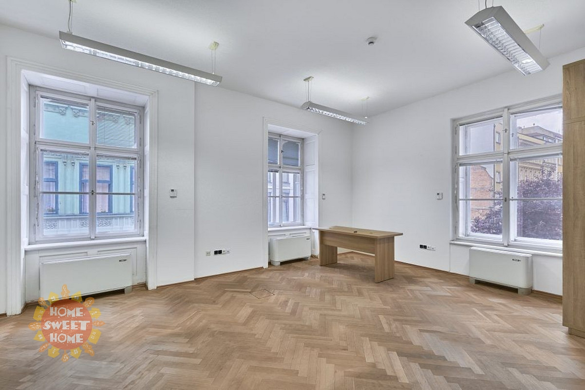 Pronájem kanceláře 212 m²