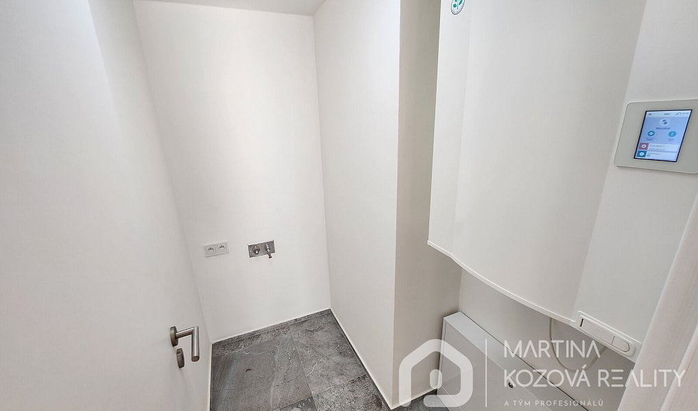 Pronájem bytu 4+kk 120 m², Praha – náhled fotky 25